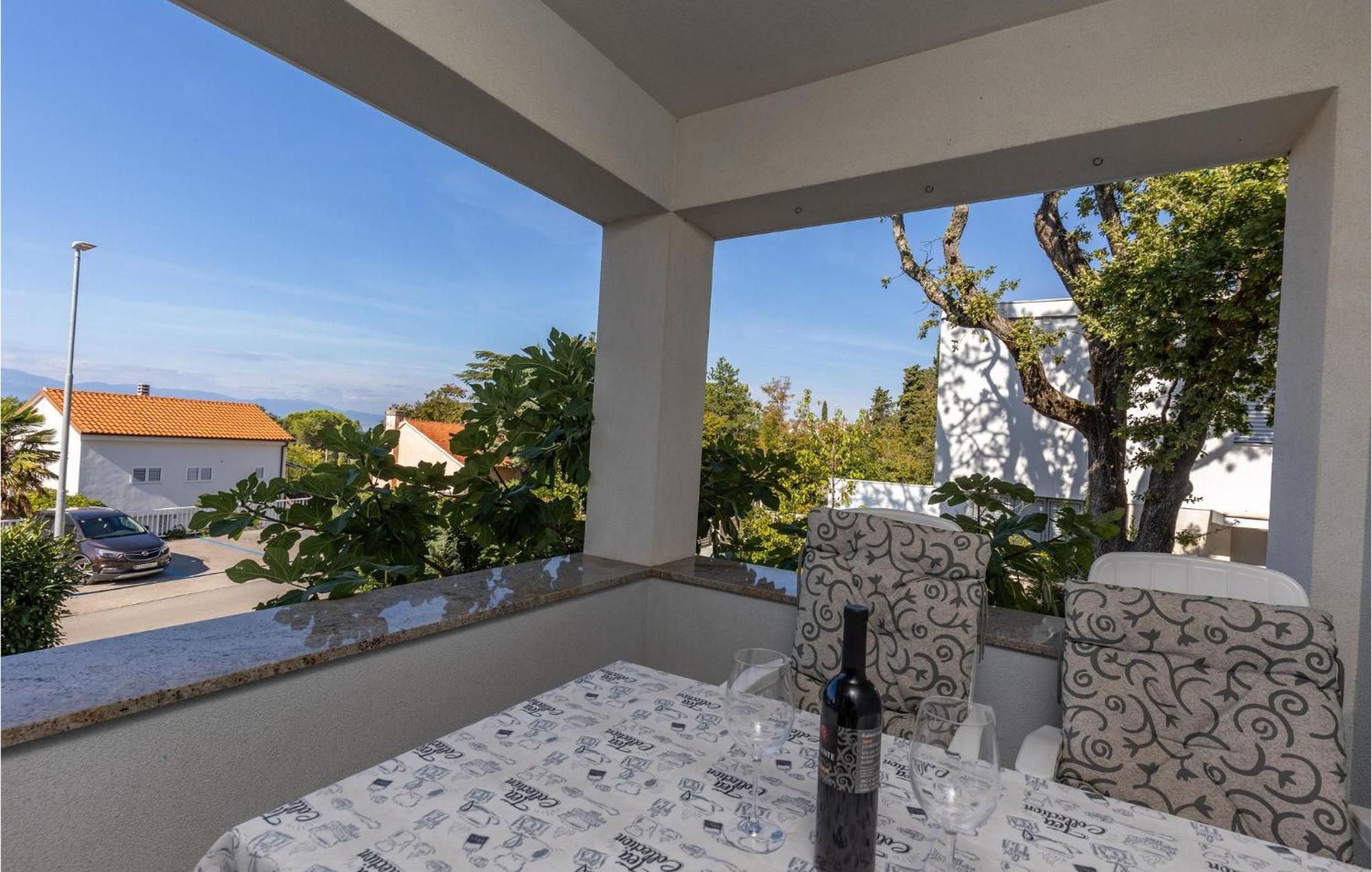 Amazing Apartment In Njivice With Kitchen Dış mekan fotoğraf